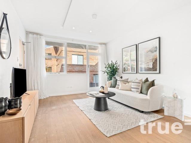 BEAUTIFULLY PRESENTED AND EXCEPTIONAL LIFESTYLE