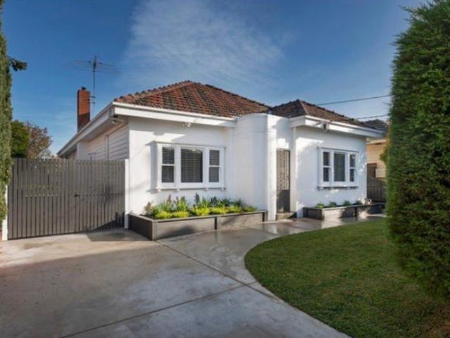Stylish Art Deco Home in a Prime Northcote Location