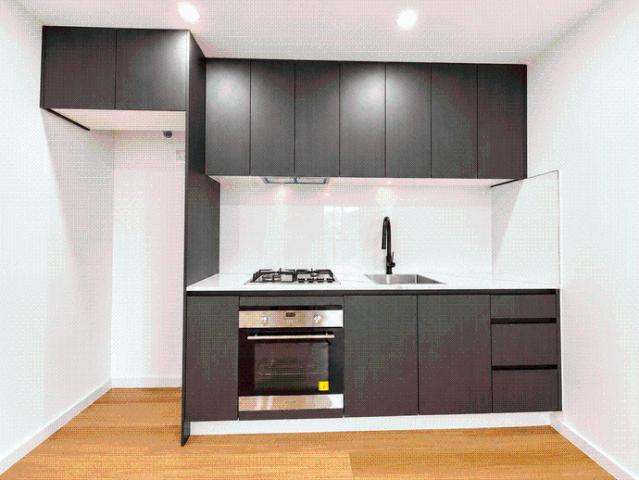 2 WEEKS FREE RENT Stylish As New 1 Bedroom Studio
