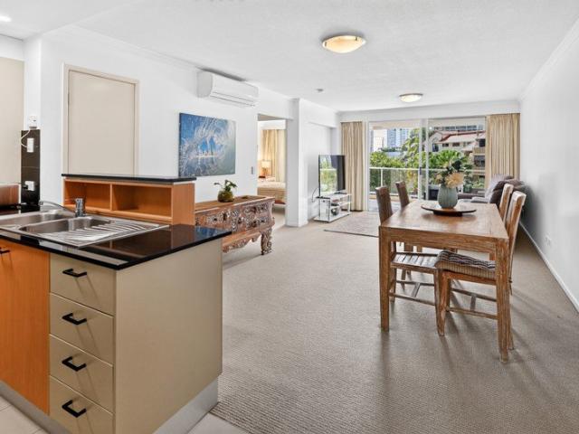 Stylish Budds Beach Living!