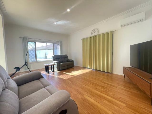 Stylish Bundall waterfront living in a Prime Gold Coast Location