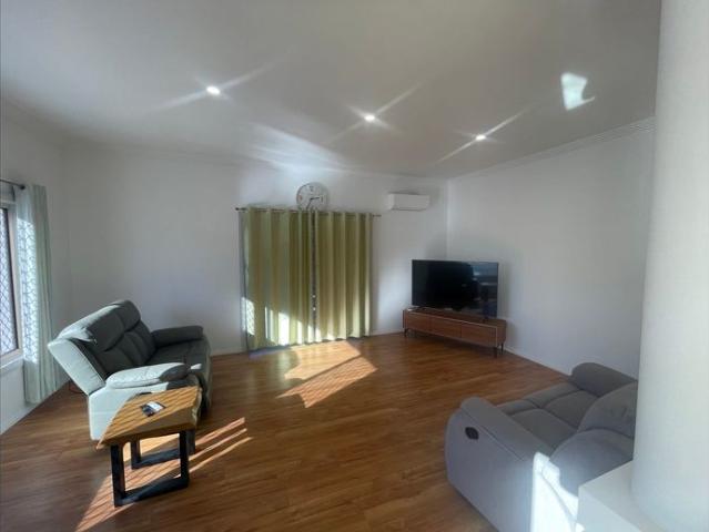 Stylish Bundall waterfront living in a Prime Gold Coast Location