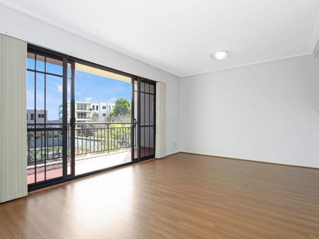 Stylish Balmain Shores Living