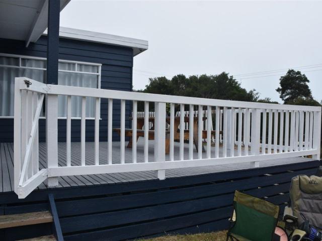 Stylish Beach House Across the Road from 90 Mile Beach