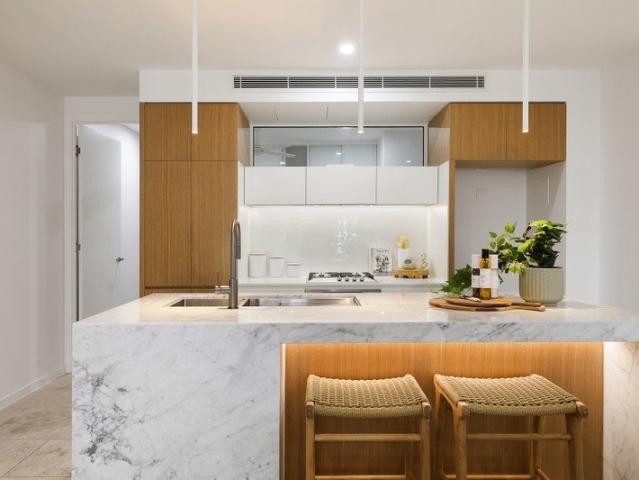 Stylish Beachside Living at Ivy95