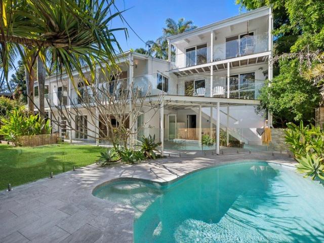 Stylish Beachside Retreat in the Heart of Sunshine Beach