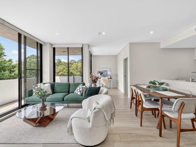 Stylish Boutique Living with Leafy Privacy in the Heart of Caringbah