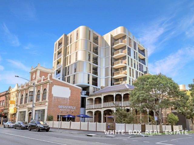 Stylish Boutique Living in the Heart of Hawthorn