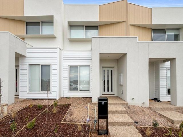 Stylish Brand New Townhouse with Ocean Glimpses
