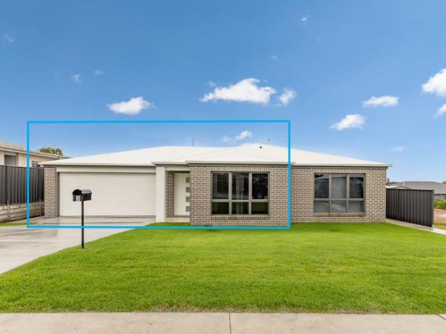 Stylish Brand New Four Bedroom Duplex in Sought After Nikenbah
