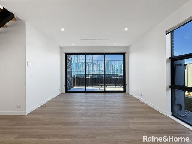 Stylish & Brand New Googong Family Home