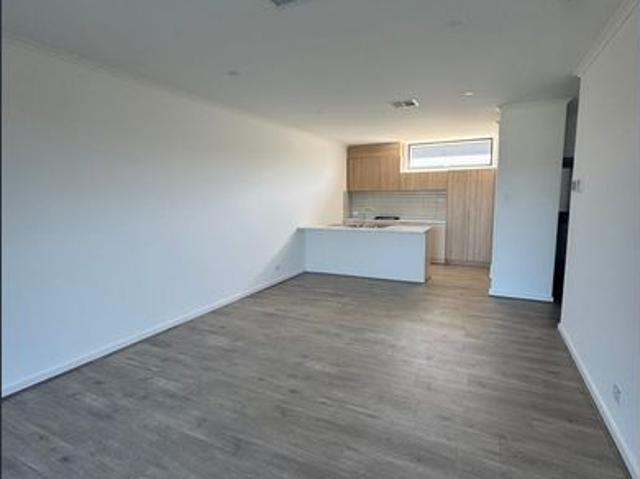 Stylish Brand New Modern Home in Marion