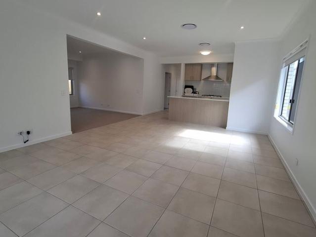 Stylish Brand New Solar Powered Home in Peaceful Redland Bay