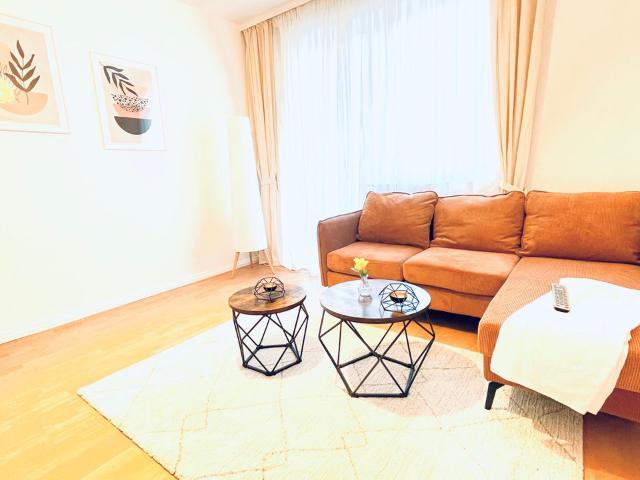 Stylish, Bright and Modern Apartment in Prime location Loretto straße Unterbilk with Rheinturm view, Dusseldorf Amsterdam Apartments for Rent