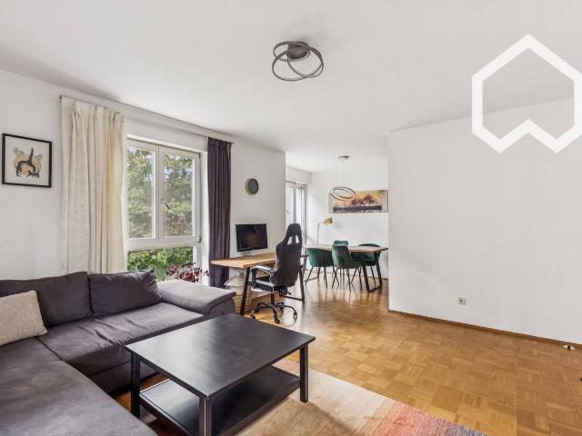 Stylish & Bright Apartment with Balcony and Parking | Next to Frankfurt City Forest | Sachsenhausen, Frankfurt Amsterdam Apartments for Rent