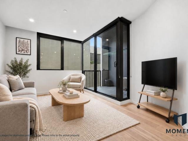 Stylish Camberwell Living with Courtyard Appeal