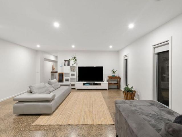Stylish Central Living