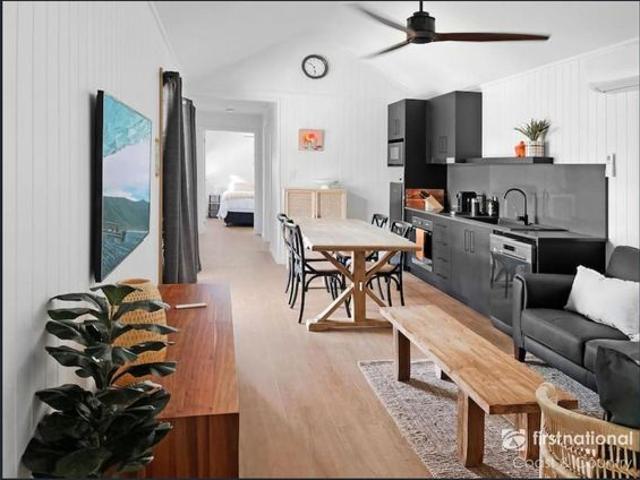 Stylish, Central & Private Pod House
