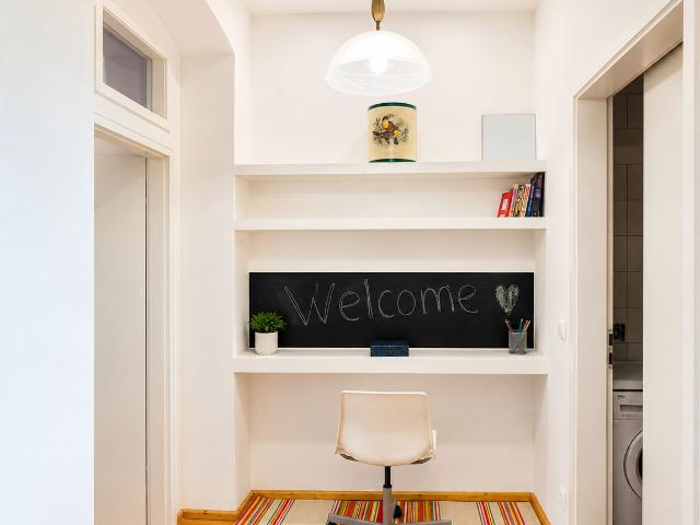 Stylish, central, quiet renovated furnished apartment, balcony, lift top location P. Berg Mitte, Berlin Amsterdam Apartments for Rent