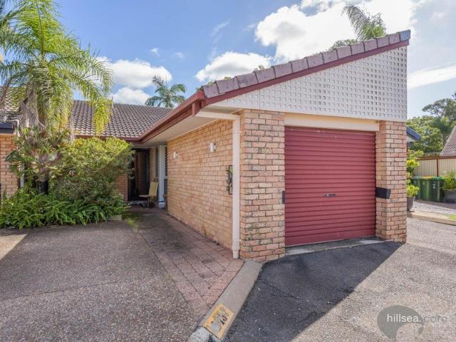 STYLISH & CENTRAL VILLA IN SOUGHT AFTER SUN VILLAGE