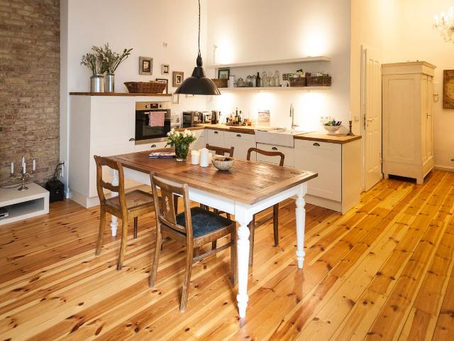 Stylish & Charming Apartment in One of Berlin’s Best Neighborhoods, Berlin Amsterdam Apartments for Rent