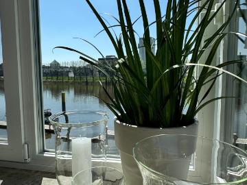 ✨ Stylish City Apartment with Weser View – Central Location in Bremen