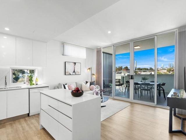 Stylish City Edge Living!