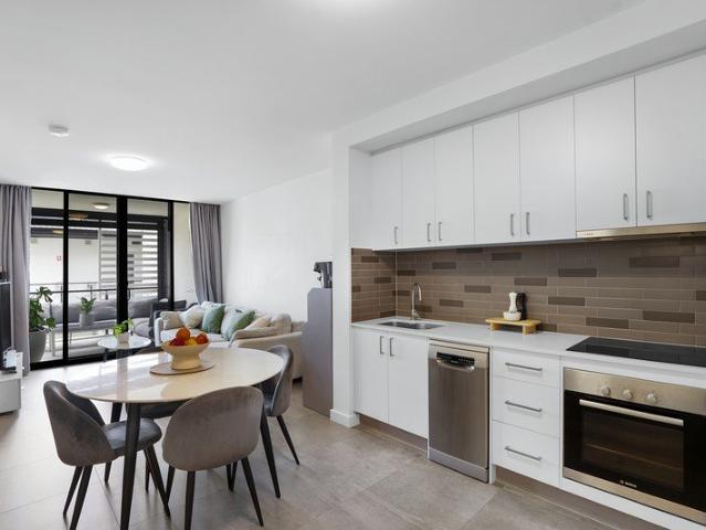 Stylish City Fringe Living