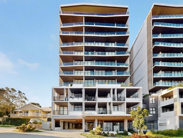 Stylish City Fringe Living with Two Secure Car Spaces!