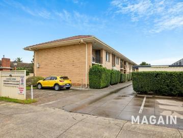 Stylish City Fringe Living in the Heart of Kurralta Park