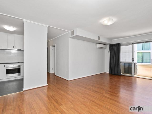 Stylish City Living Renovated 2 Bedroom Apartment with 2 Car Bays!