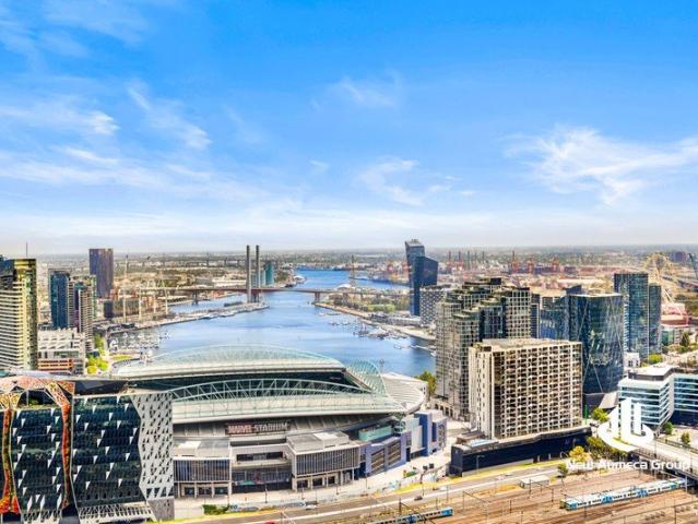 Stylish City Living with Impressive Water & Skyline Views