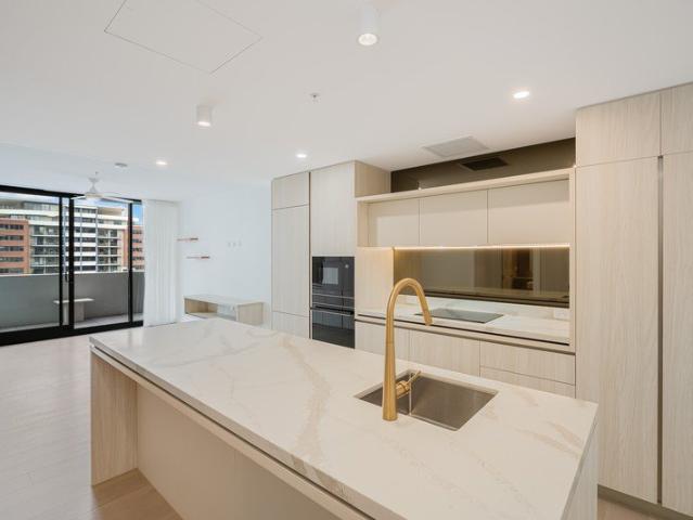 STYLISH CITY PAD WITH RESORT PERKS