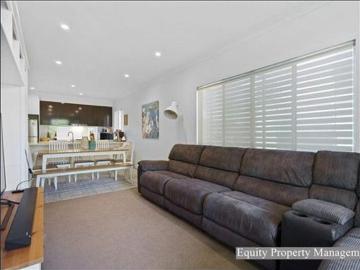 Stylish Cleveland Townhouse with 3 Bedrooms & 3 Bathrooms