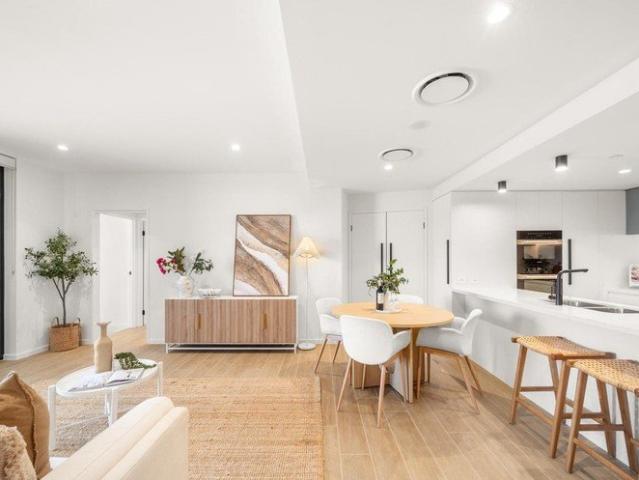 Stylish Coastal Apartment with Ocean Views