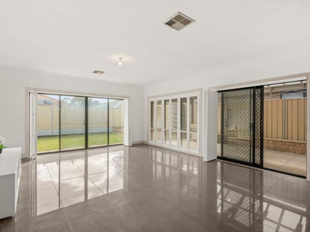 Stylish Coastal Family Living in Aldinga Beach