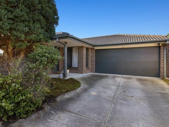 Stylish Coastal Living Modern 3 Bedroom Unit in the Heart of Capel Sound