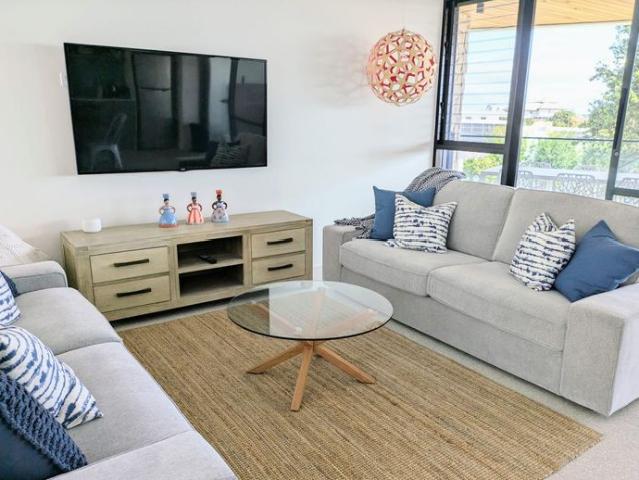 Stylish, furnished coastal living seeking 3 6 month lease rent includes utilities