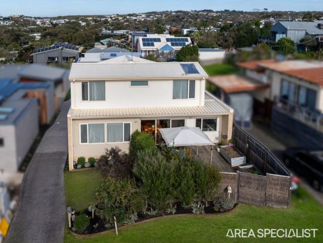 Stylish Coastal Living in a Quiet Jan Juc Court