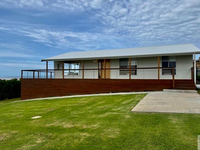 Stylish Coastal Living in Penneshaw