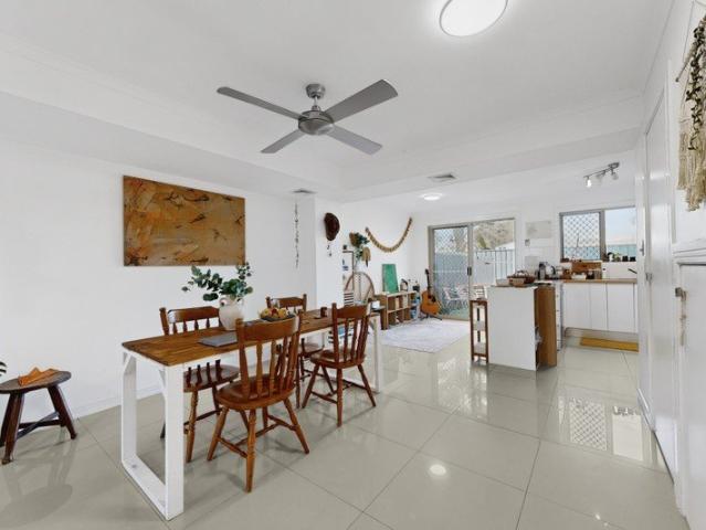 Stylish Coastal Living in the Exclusive Kirra Shores