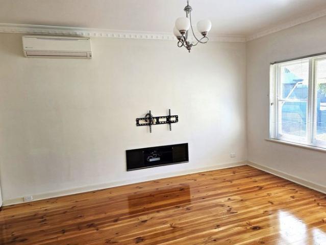 Stylish Coastal Living in the Heart of Victor Harbor