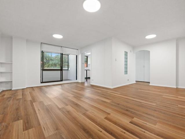 Stylish Coastal Living in the Heart of Cronulla