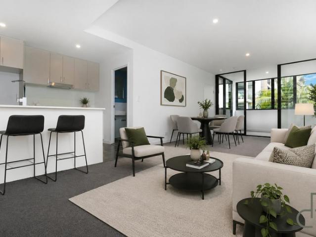 Stylish Coastal Living in the Heart of Dee Why