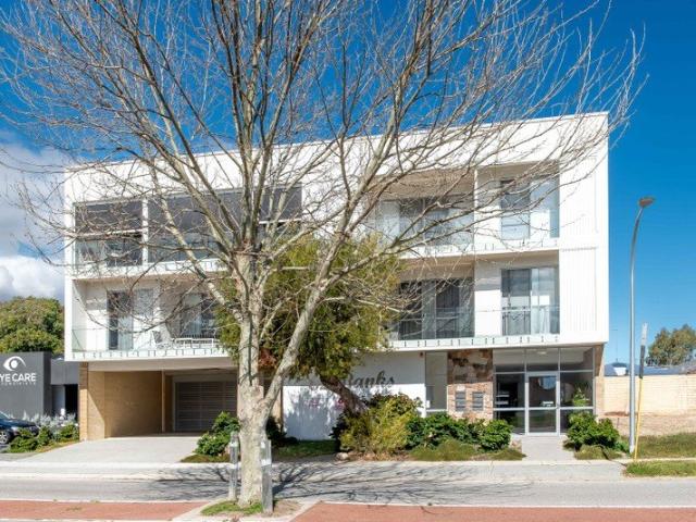Stylish Coastal Living in the Heart of Hillarys