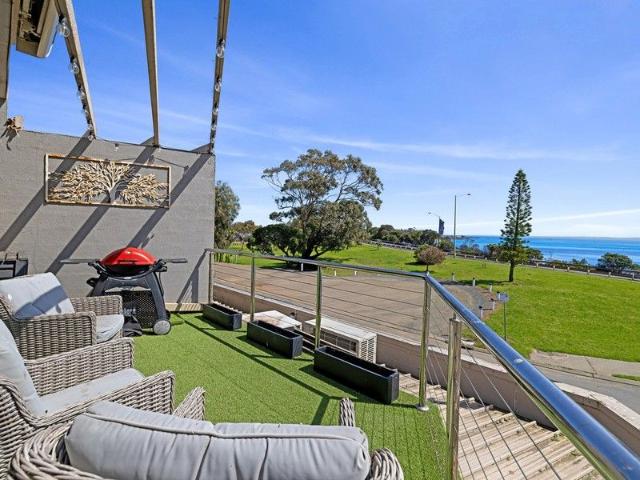 Stylish Coastal Living in the Heart of San Remo