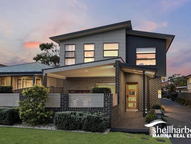 Stylish Coastal Living in the Heart of Shellharbour Village