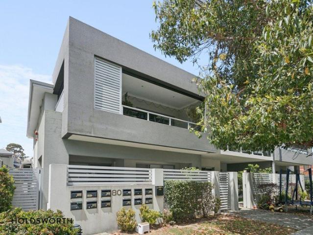 Stylish Coastal Living Just Moments from Scarborough Beach