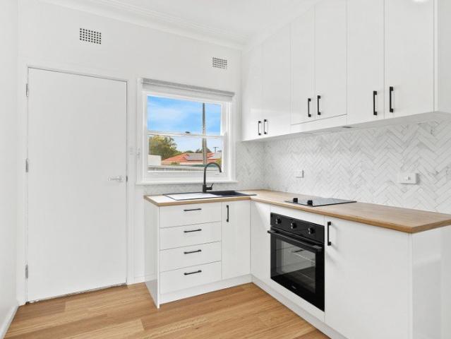 Stylish Coastal Living Just Steps from Minnamurra River