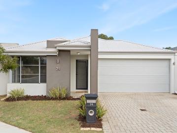 Stylish Coastal Living with Bushland Outlook!